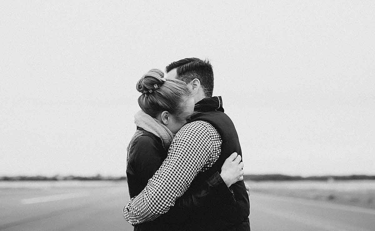 Khi người yêu quỳ xuống cầu hôn, tôi vừa đau đớn vừa hạnh phúc tột cùng-1