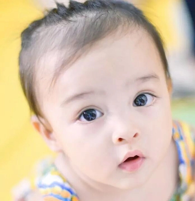 Mẹ chăm ăn 3 loại thực phẩm này suốt thai kỳ, con sinh ra mắt sáng đẹp-1