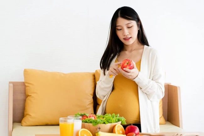 Mẹ chăm ăn 3 loại thực phẩm này suốt thai kỳ, con sinh ra mắt sáng đẹp-2