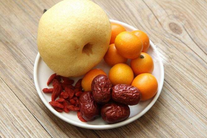 Loại quả nghe tên tưởng chua nhưng cực ngọt, đem nấu chè được món thơm mát, không bị khô da giải nhiệt nắng hè-1