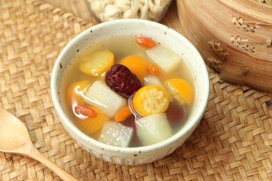 Loại quả nghe tên tưởng chua nhưng cực ngọt, đem nấu chè được món thơm mát, không bị khô da giải nhiệt nắng hè