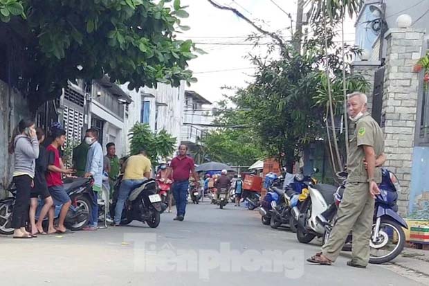 Phát hiện đôi nam nữ tử vong trong phòng trọ khóa cửa ở TPHCM-1