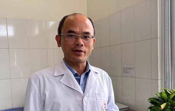 Người đàn ông ngứa, lở loét vùng sinh dục, phát hiện ổ rận-1