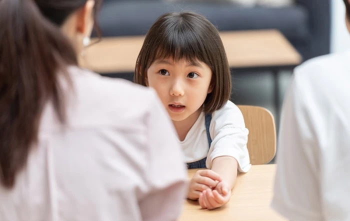 Cha mẹ khôn ngoan hiếm khi làm 4 điều này trước mặt con cái-1