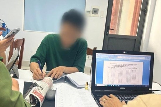 Nhân viên ngân hàng bán thông tin cá nhân của khách chỉ với... 200.000 đồng