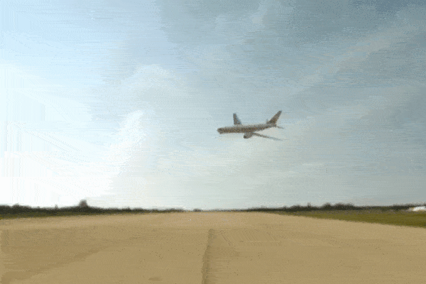 Đổi nhầm đơn vị đo, nhân viên mặt đất khiến máy bay gặp nạn vì hết xăng giữa đường-4