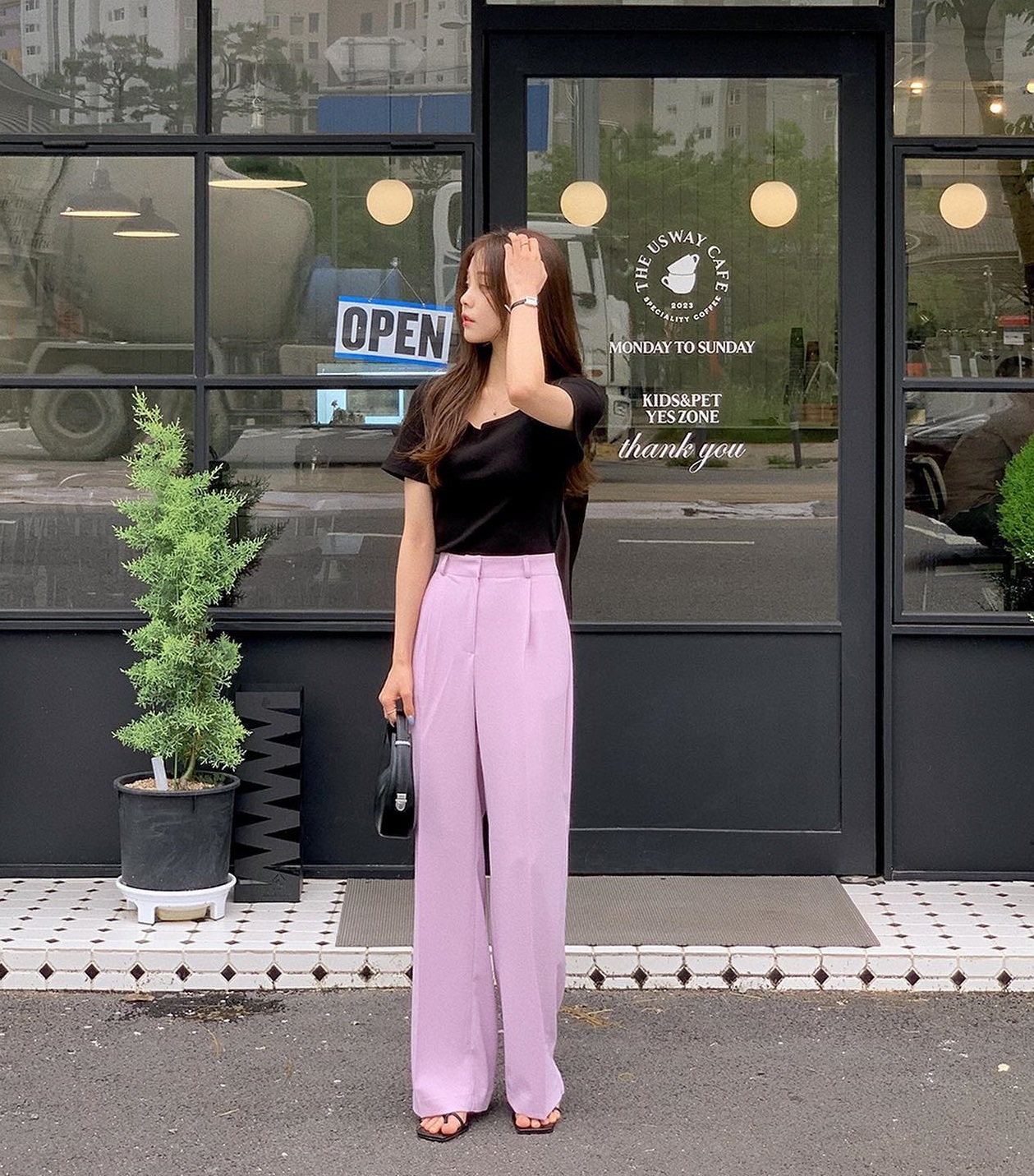 10 cách mặc quần ống rộng đi làm ngày nắng nóng-1