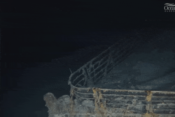 Cận cảnh con tàu Titanic huyền thoại bị bao trùm bởi vẻ u ám sau 111 năm nằm sâu dưới đại dương-1