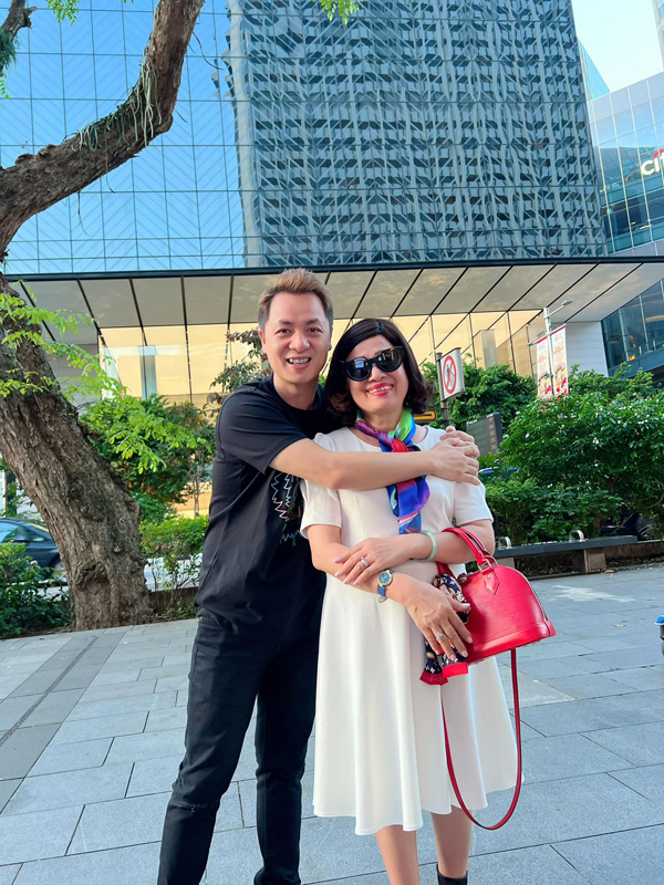 Người phụ nữ kiên cường vượt qua căn bệnh ung thư quái ác được Đăng Khôi hết lòng yêu thương-1