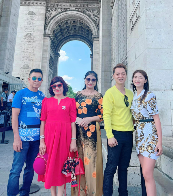 Người phụ nữ kiên cường vượt qua căn bệnh ung thư quái ác được Đăng Khôi hết lòng yêu thương-7