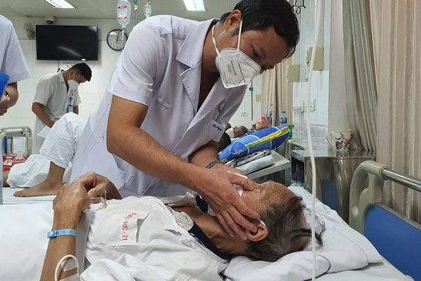 Sau ăn có dấu hiệu này, cẩn thận ung thư dạ dày-1