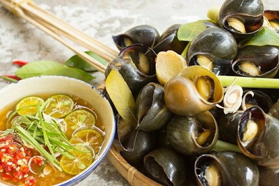 Thói quen ăn ốc ngon giòn làm tăng nguy cơ nhiễm sán đục phá lá gan