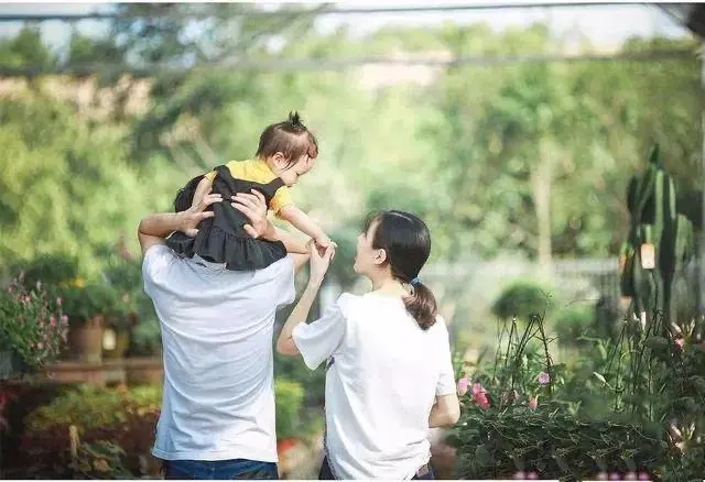 Trẻ được nuôi dạy bởi 3 kiểu cha mẹ này thường rất tự tin và chủ động-1