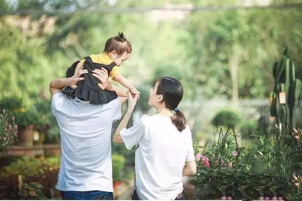 Con gái 8 tuổi hỏi câu nhạy cảm, cách cha mẹ trả lời ảnh hưởng đến nhận thức giới tính của con-2