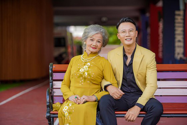 Người phụ nữ gốc Thành Nam từ bỏ đam mê âm nhạc chắp cánh giấc mơ cho ca sĩ Hoàng Bách-7