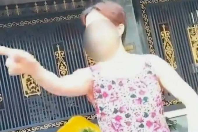 Vụ người phụ nữ lăng mạ nhân viên môi trường: Yêu cầu xin lỗi công khai-1