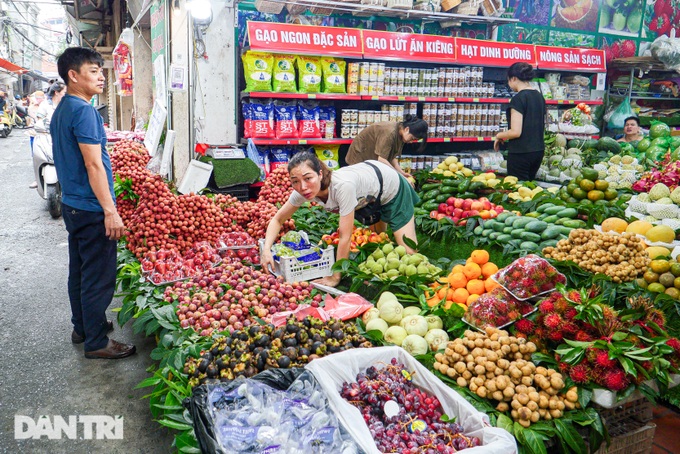 Tết Đoan Ngọ: Tiểu thương bán 2 tạ rượu nếp, hoa quả chốt đơn mỏi tay-6