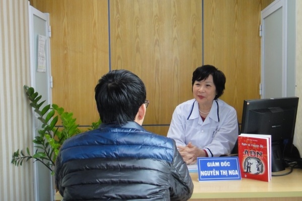 Cặp song sinh khác nhau kiểu tóc và sự thật khiến ông bố ngã ngửa-1