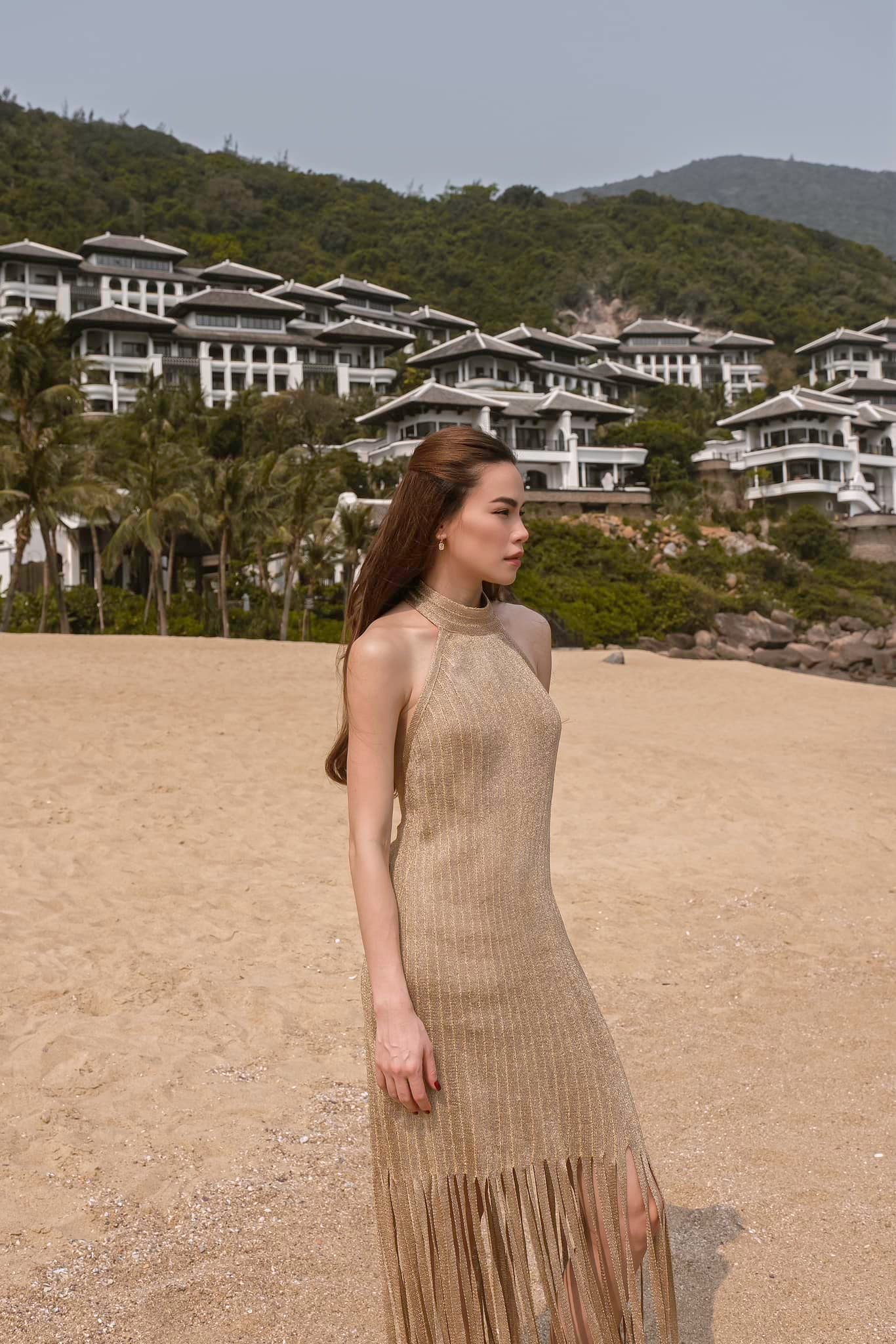 Mặc đẹp như Hà Hồ: Diện đồ bó mà không phản cảm-11