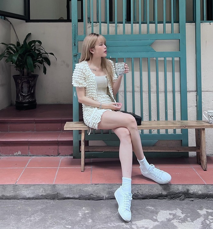 Phong cách diện chân váy ngắn trẻ trung của Thiều Bảo Trâm-8