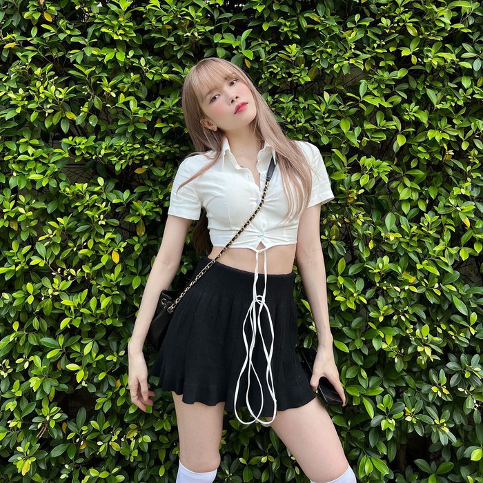 Phong cách diện chân váy ngắn trẻ trung của Thiều Bảo Trâm-9