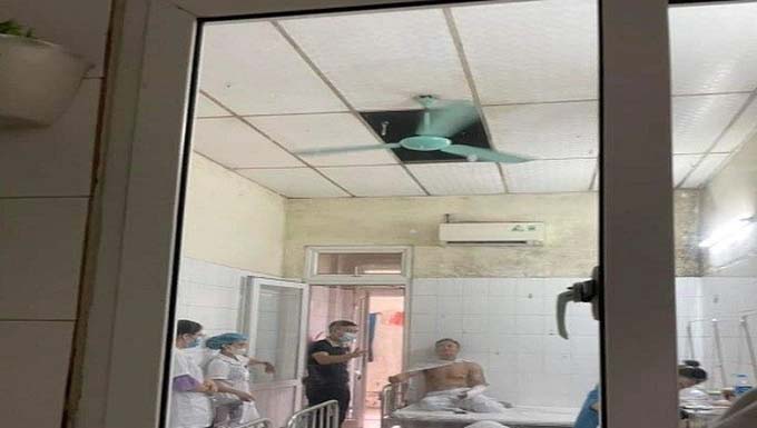 Trần thạch cao rơi xuống giường bệnh ở Bệnh viện Đa khoa tỉnh Hải Dương-1