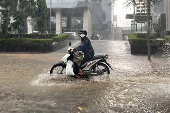 Đón mưa lớn kéo dài, Hà Nội có thể ngập úng diện rộng