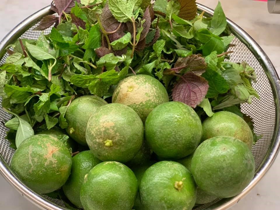 Nuôi con gái lột xác thành thiếu nữ, Hoa hậu Nguyễn Thị Huyền tìm thú vui tao nhã trong căn nhà bạc tỷ ở tuổi 37-31