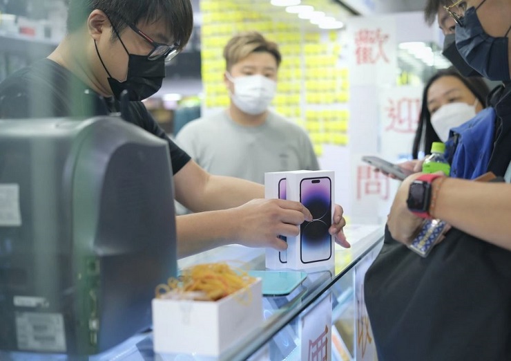 Điện thoại thông minh giảm giá sập sàn” dịp cuối năm, có mẫu giảm tới 50%-3