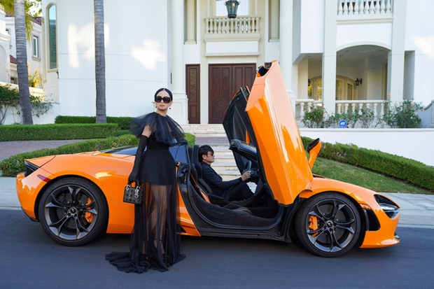 Sau tin đồn ly hôn, Hà Phương tạo dáng bên siêu xe 20 tỷ đồng của chồng tỷ phú-1