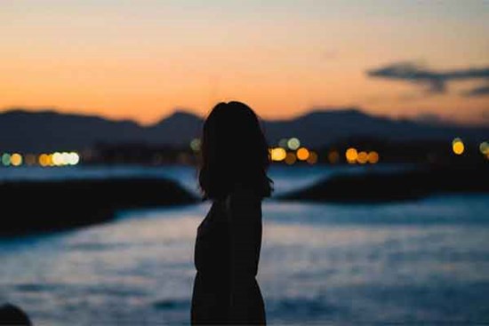 Mẹ không chấp nhận bất kỳ người yêu nào của tôi vì lý do quái gở