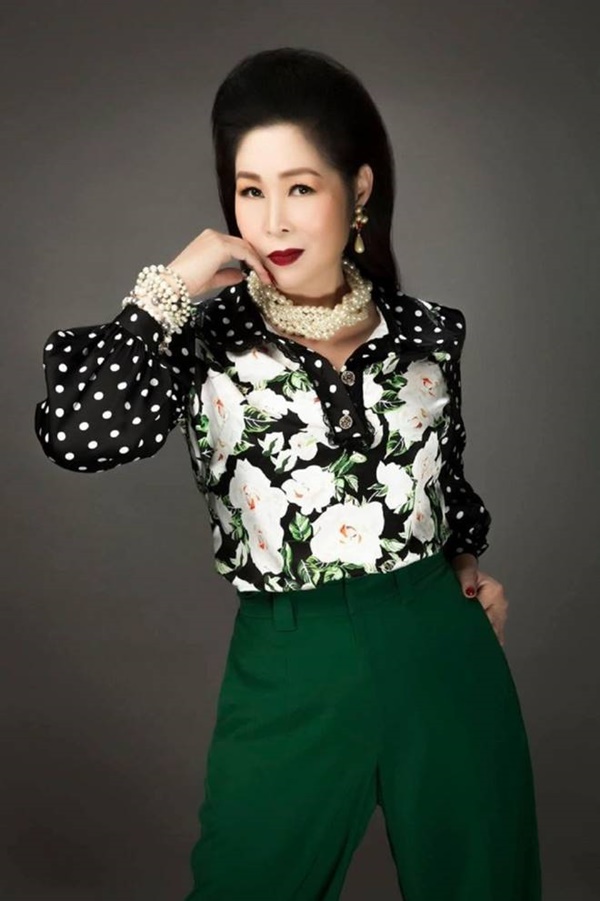 NSND Hồng Vân tự tin khoe đường cong ở tuổi U60 sau khi giảm 15kg-5