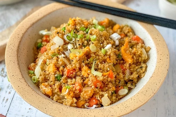 Món cơm rang dành cho người ăn kiêng, hương vị thơm bùi lạ miệng-1