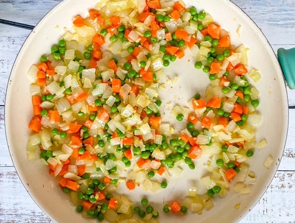 Món cơm rang dành cho người ăn kiêng, hương vị thơm bùi lạ miệng-4