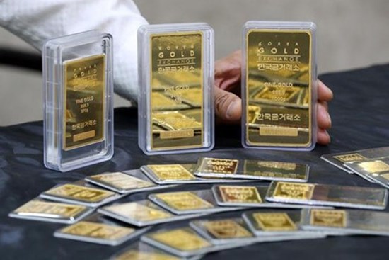 Giá vàng hôm nay 24/6: Tăng lên từ đáy 3 tháng