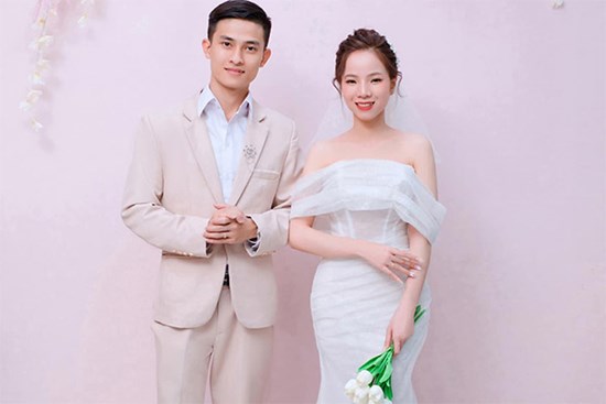 Đám cưới đặc biệt của cặp đôi 'trái dấu'