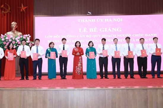 Áp dụng hiệu quả các kiến thức vào thực tiễn công tác tại địa phương