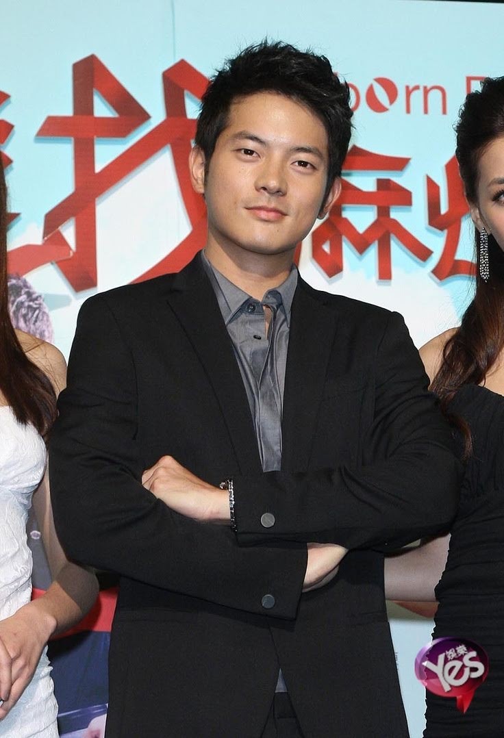 5 nghệ sĩ nam bị cáo buộc tấn công tình dục là ai?-4