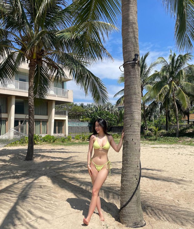 Bạn gái Bray, con gái siêu mẫu Vũ Thu Phương và dàn hot girl mạng đọ dáng với bikini-6