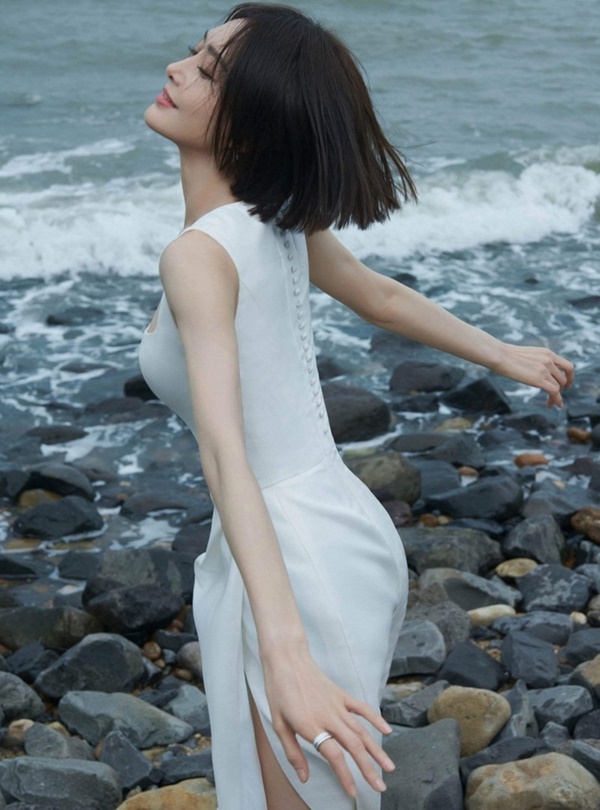 Đường cong của Tần Lam trong phim mới khiến nhiều người trầm trồ, bí quyết đến từ cách ăn uống lành mạnh-3