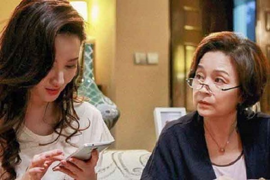 Con dâu đuổi khéo mẹ chồng về quê vì không hòa hợp