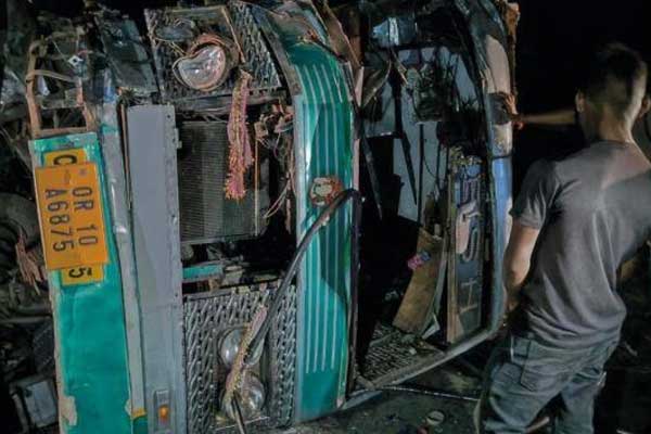Tai nạn đường bộ thảm khốc tại Ấn Độ, gần 20 người thương vong-1