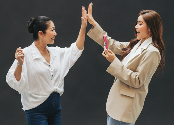 Chân dung người phụ nữ U70 vẫn trẻ đẹp từng dùng đòn roi dạy tính cứng đầu của siêu mẫu Minh Tú-3