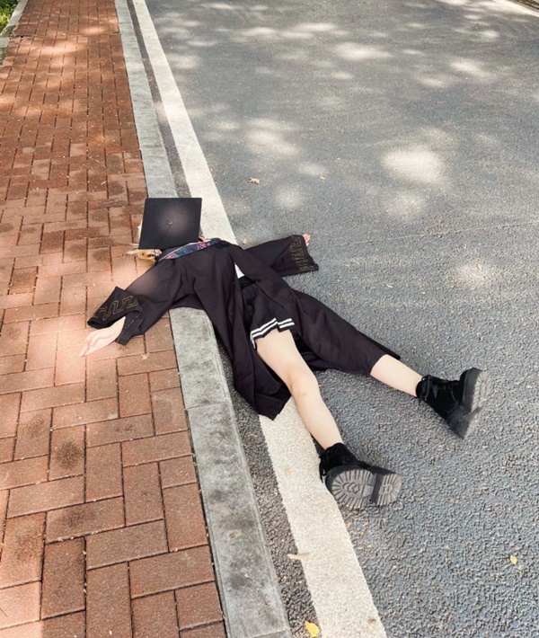 Sự thật đáng buồn phía sau bộ ảnh kỷ yếu giả chết” của sinh viên Trung Quốc-4