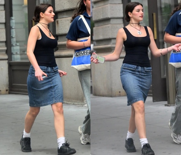 Suri Cruise khoe nhan sắc chuẩn bản sao của mẹ khi dạo phố-4