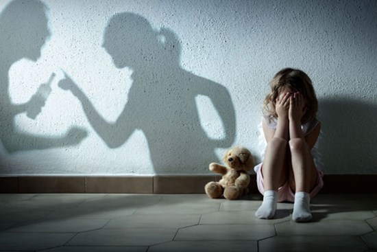 Dù giận đến mấy, cha mẹ cũng không nên nói 4 điều này trước mặt con