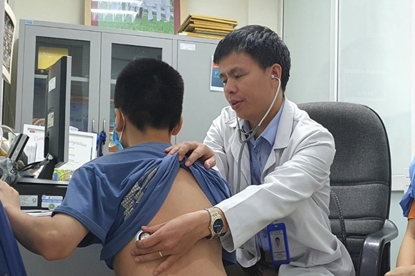 Ám ảnh con thấp, mẹ chi trăm triệu đồng tiêm kích chiều cao-2