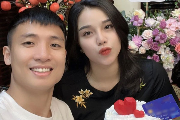 Bùi Tiến Dũng lộ vết sẹo dài ngang chân mày, Khánh Linh phân trần: Em mới là người ăn bám chồng-2