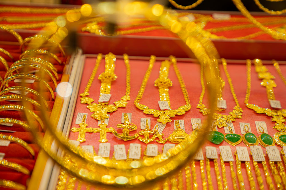 Hàng chục tấn vàng bán ra mỗi năm, người mua chịu đắt, đại gia lãi khủng-1
