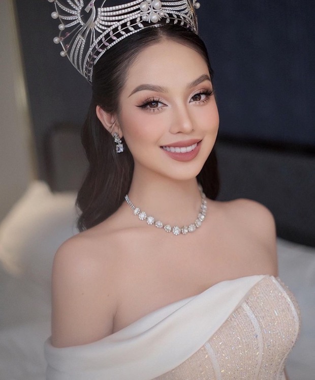 Nàng hậu thừa nhận phẫu thuật thẩm mỹ sau 3 tháng đăng quang, nhan sắc và cuộc sống thăng hạng-3